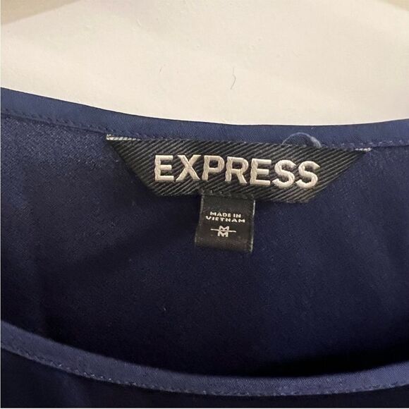 Express Bell Sleeve Blouse - Picture 3 of 5